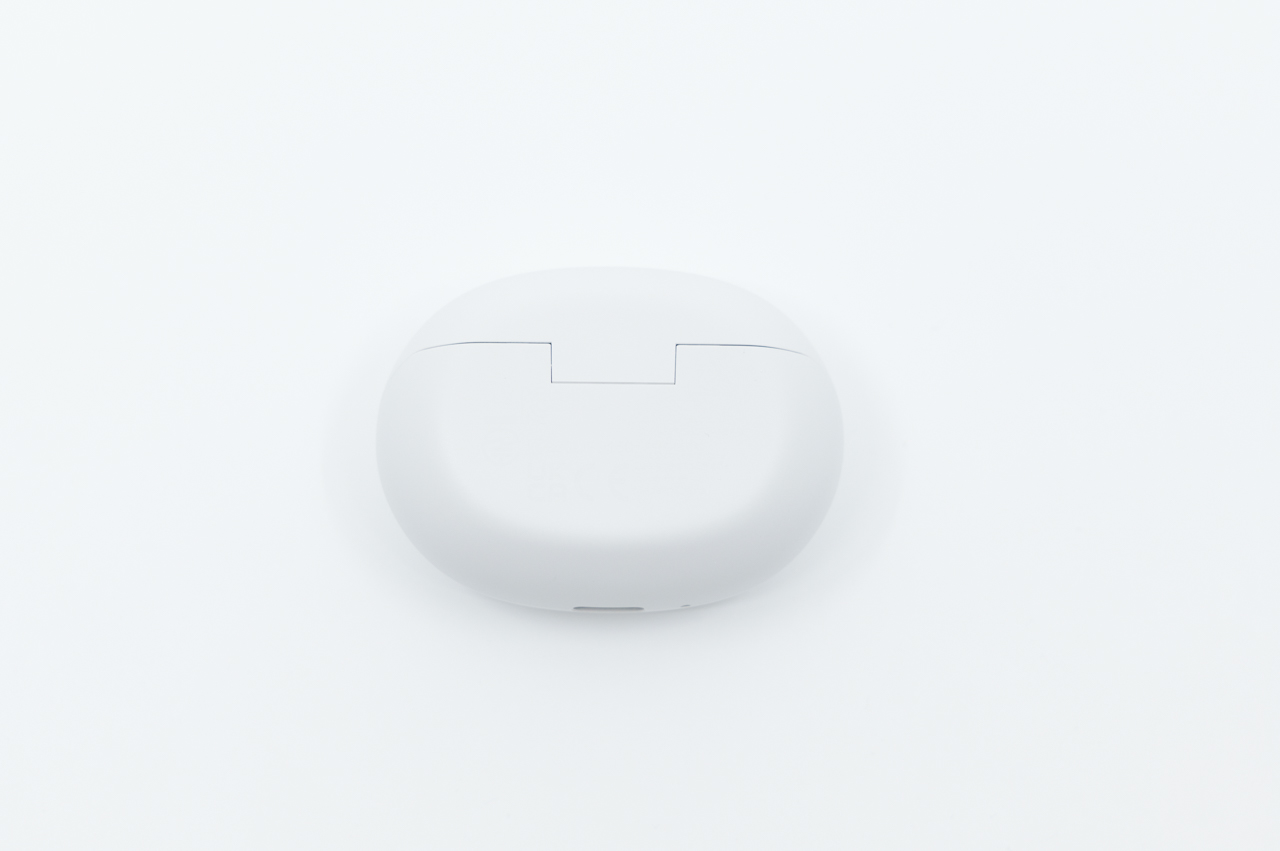 充電ケースの裏面