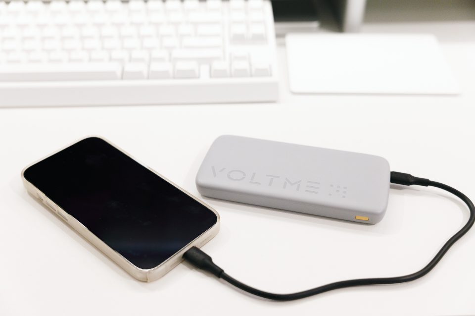 VOLTME Hypercore 10K モバイルバッテリー レビュー／軽くて薄い。安価でシンプルなモバイルバッテリーがほしいならこれが最適