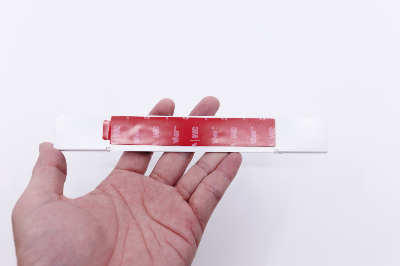 両面テープ式になっている