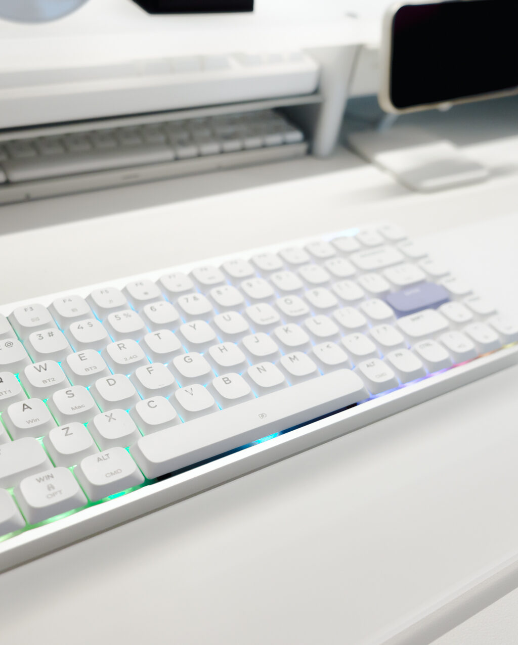 EPOMAKER Luma 84 レビュー／アルミニウム筐体で非常に質感が良いスタイリッシュなデザインのロープロファイルキーボード。QMK/VIA対応で打鍵感も良好