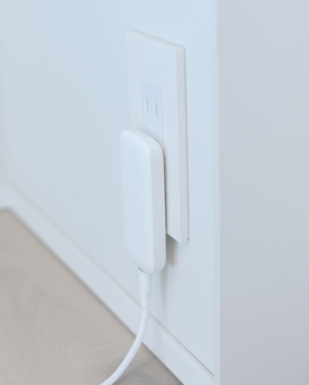 VOLTME Revo 65 Evo レビュー／超薄型軽量の65W出力USB充電器。プラグ折り畳みにも対応し、シリコンケーブルが付属するなどコスパも優秀