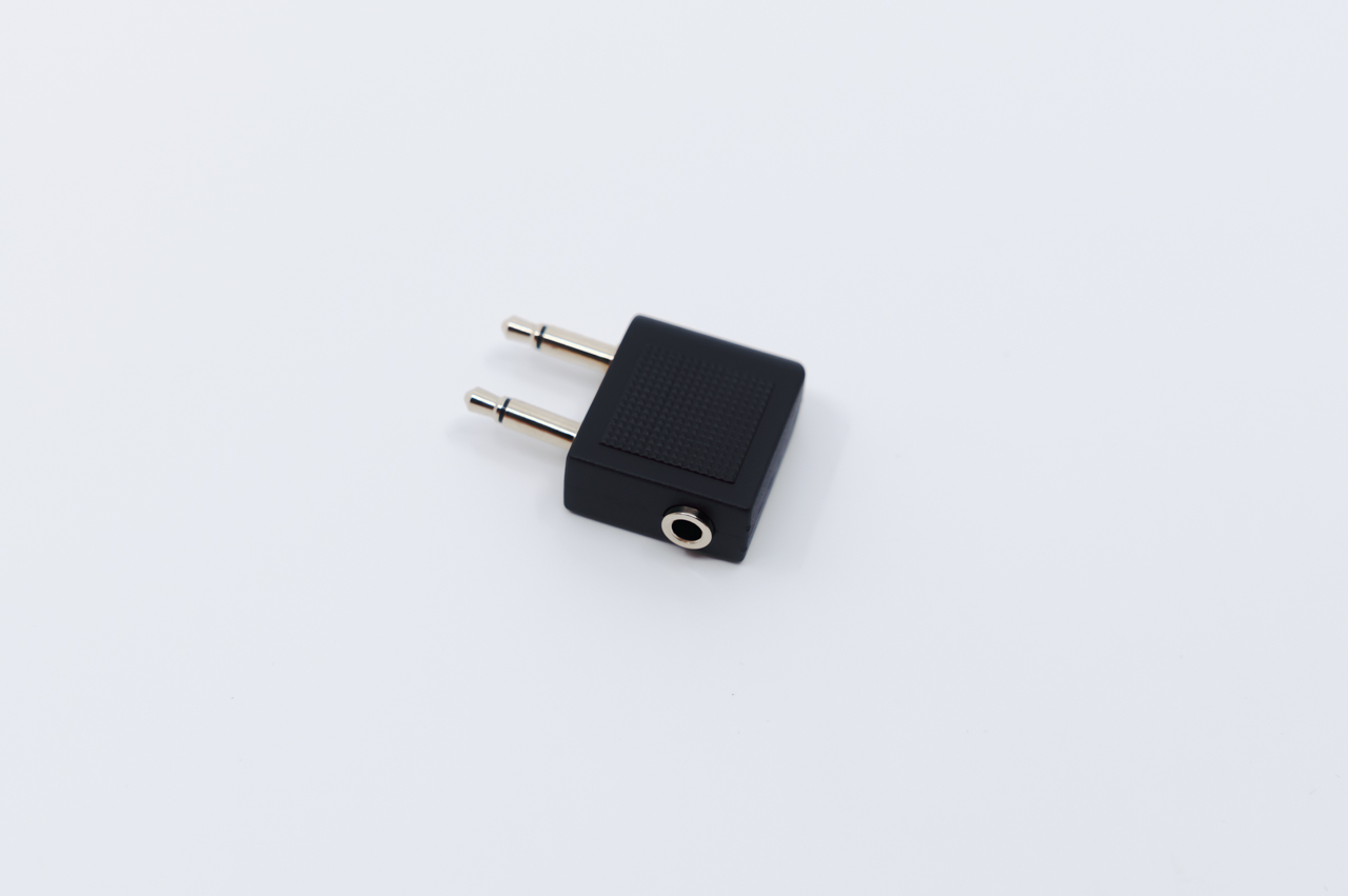 航空機用のプラグアダプターも付属