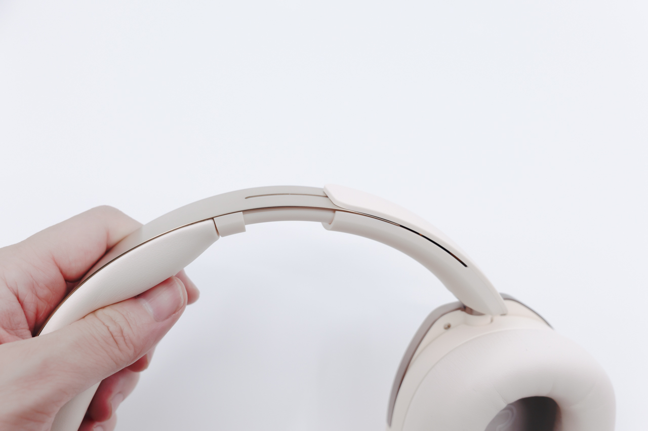 ヘッドバンドの長さも調整可能