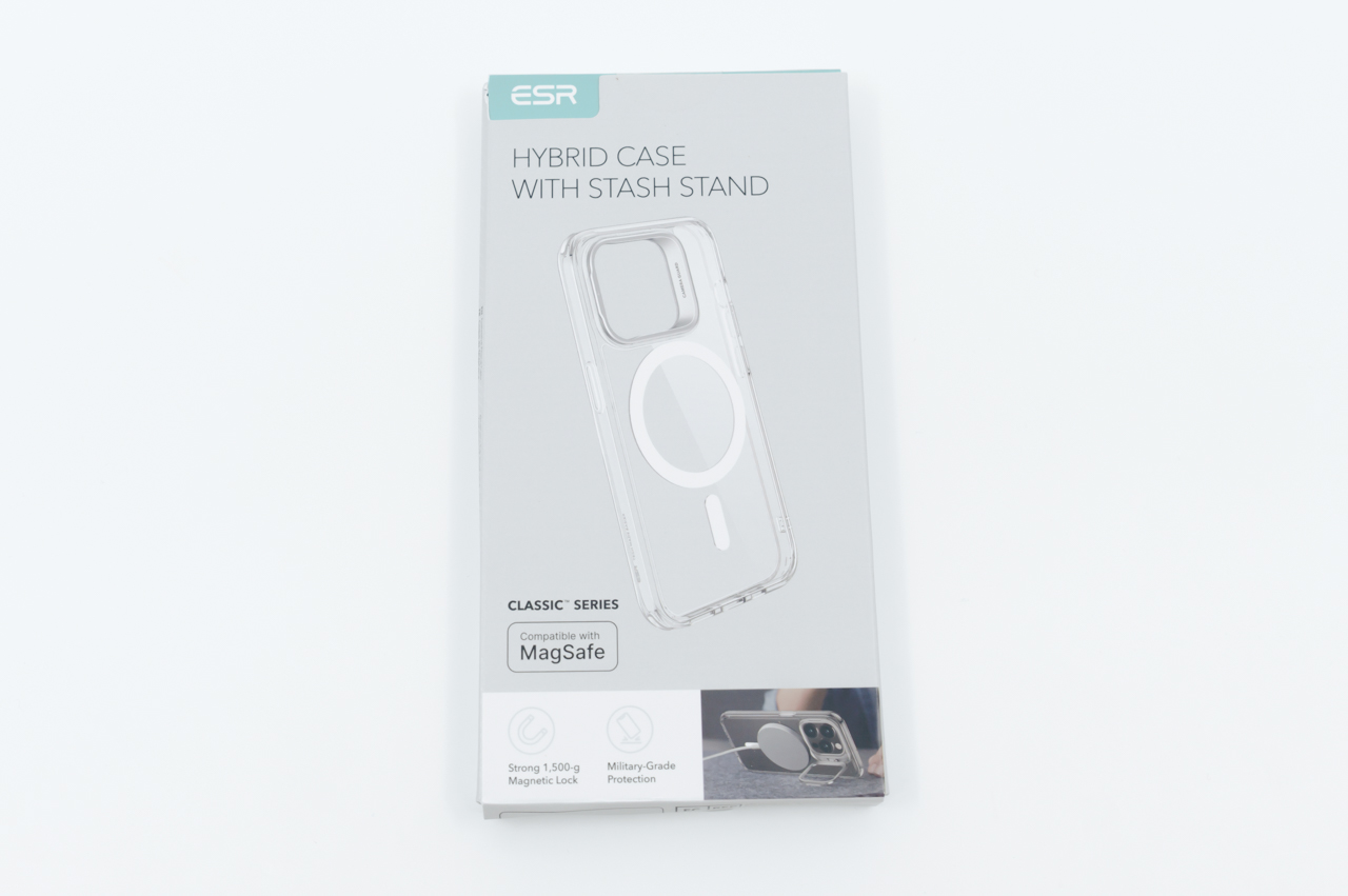 ESR iPhone用保護ケース(Classic Hybrid・Cloud Soft) レビュー/MagSafe対応で隠れスタンド付き。本体もカメラも保護でき価格も安い 7 Classic Hybrid Caseパッケージ表面