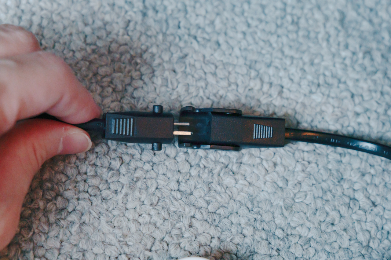 電源アダプタと繋ぐ