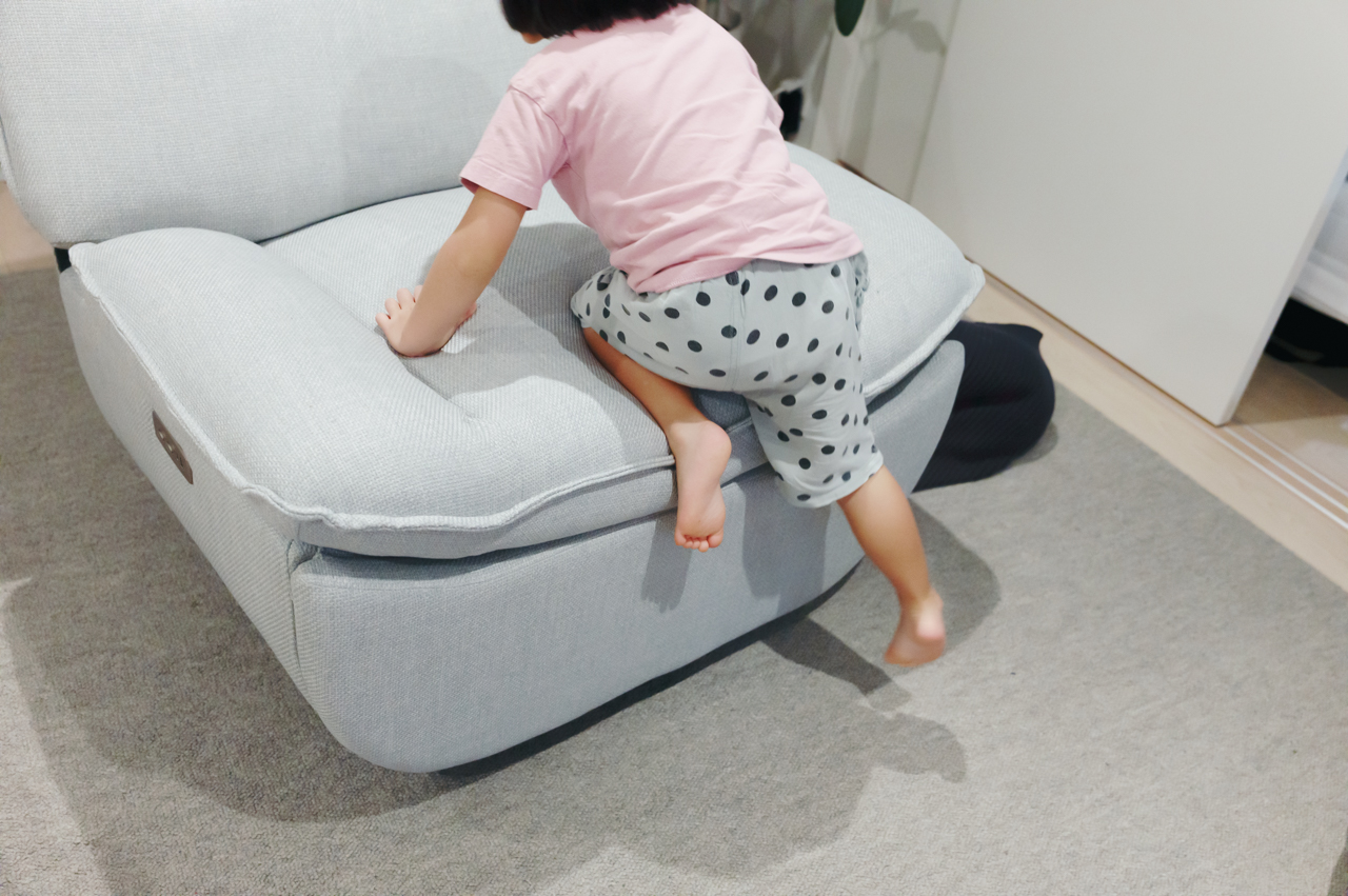 やや座面は高め