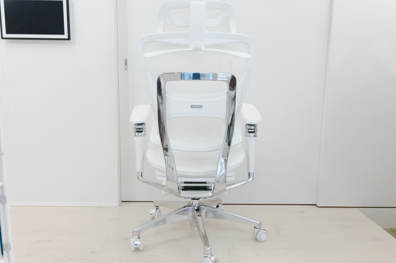 COFO Chair Premium 2 レビュー/進化したキャスターとアームレストが凄すぎる…!フローリングにも最適なオフィスチェア 23 チェア背面