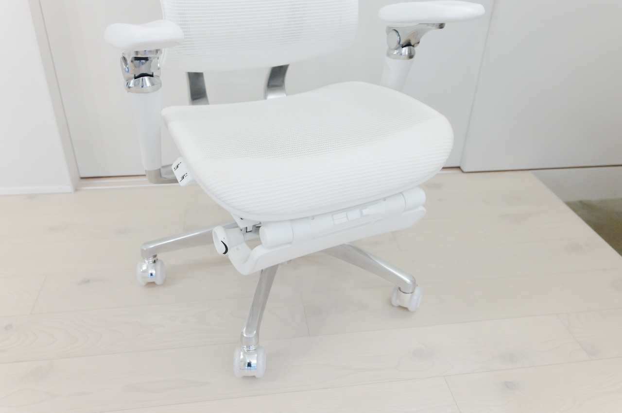 COFO Chair Premium 2 レビュー/進化したキャスターとアームレストが凄すぎる…!フローリングにも最適なオフィスチェア 33 フットレスト