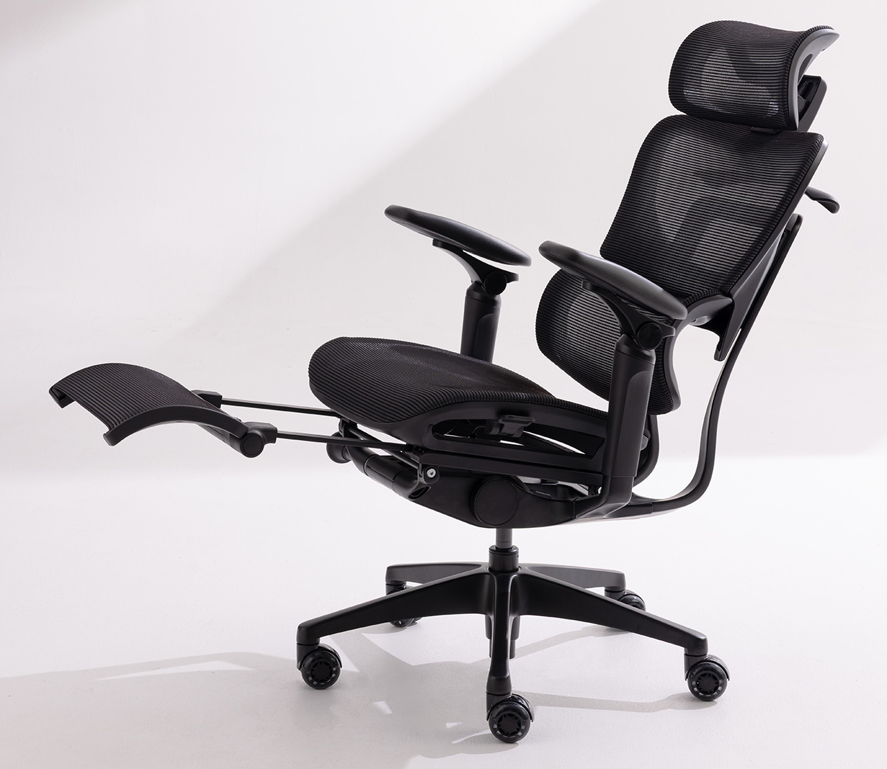 COFO Chair Premium 2 レビュー/進化したキャスターとアームレストが凄すぎる…!フローリングにも最適なオフィスチェア 45 数量限定のオールブラック
