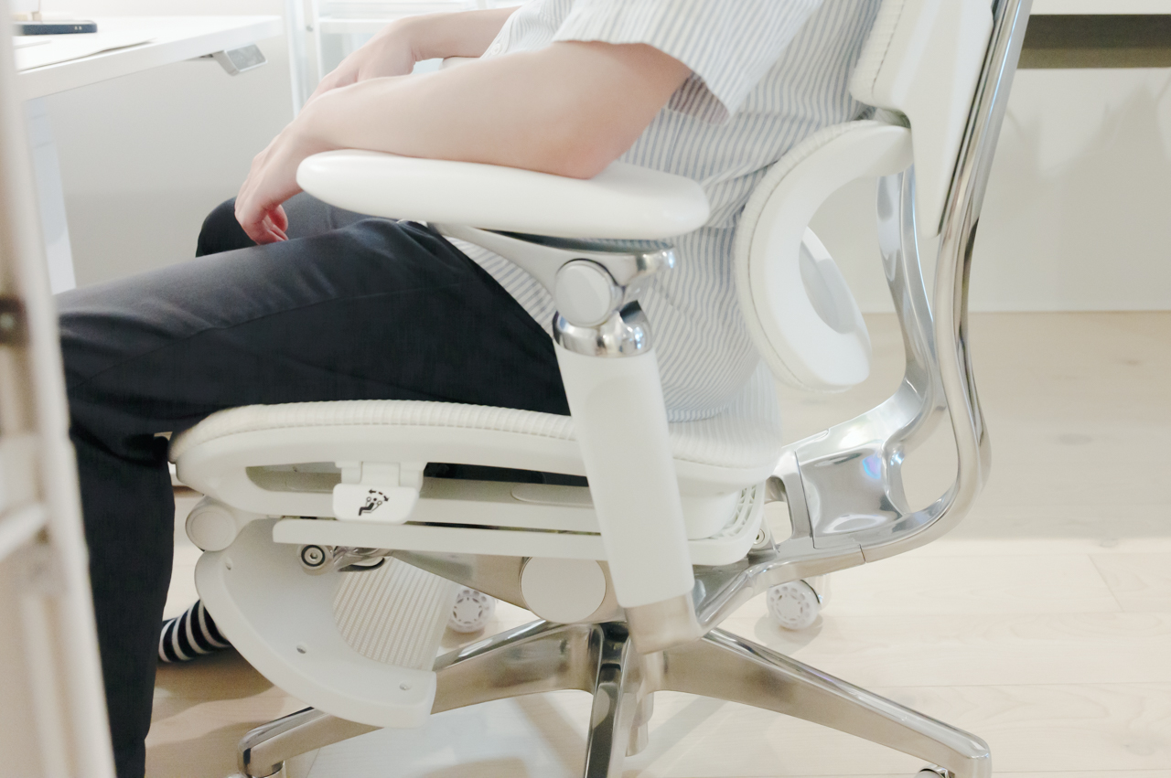 COFO Chair Premium 2 レビュー/進化したキャスターとアームレストが凄すぎる…!フローリングにも最適なオフィスチェア 48 ランバーサポートも使い勝手が良い