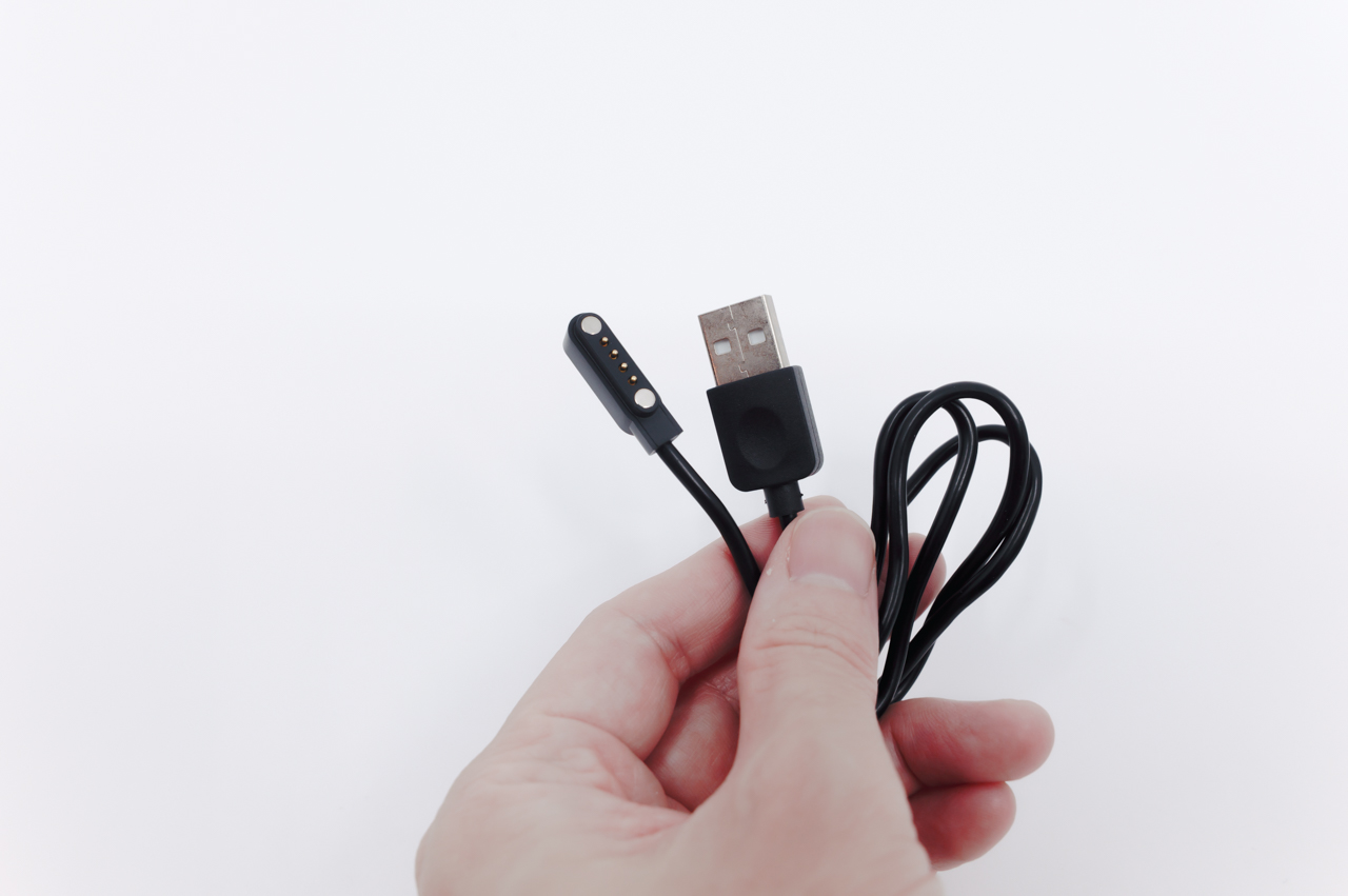 FOSMET X Note Rec10 レビュー/超薄型のAIボイスレコーダー。専用ケースはMagSafeに対応し使い勝手が良い 8 充電用のUSBケーブル