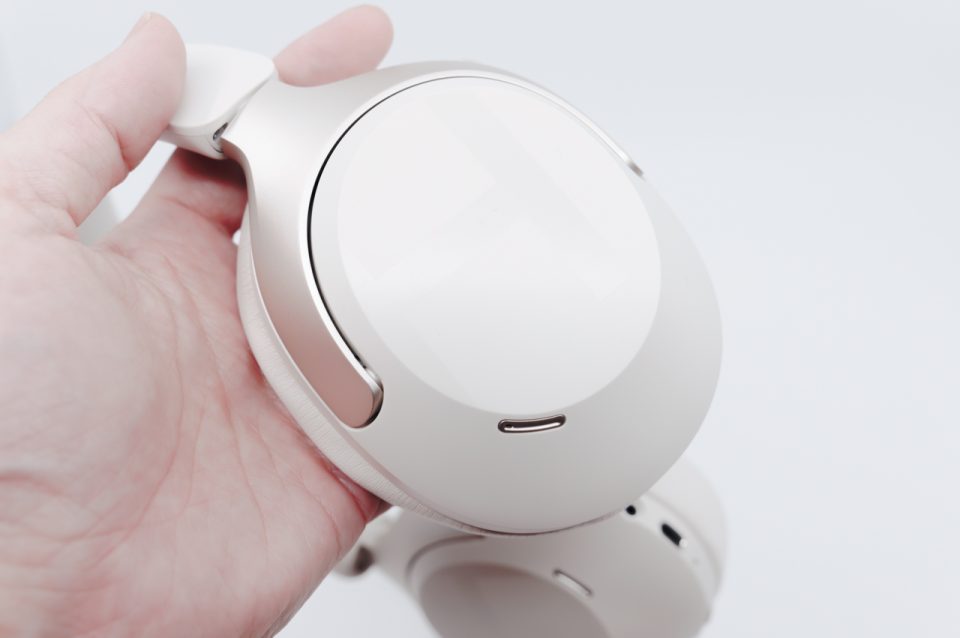 HAYLOU S40 レビュー/本体の性能や機能はかなり高いワイヤレスヘッドホン。アプリなどソフトウェア周りは今後の改善に期待 25 イヤーカップ部分にはタッチセンサーがある