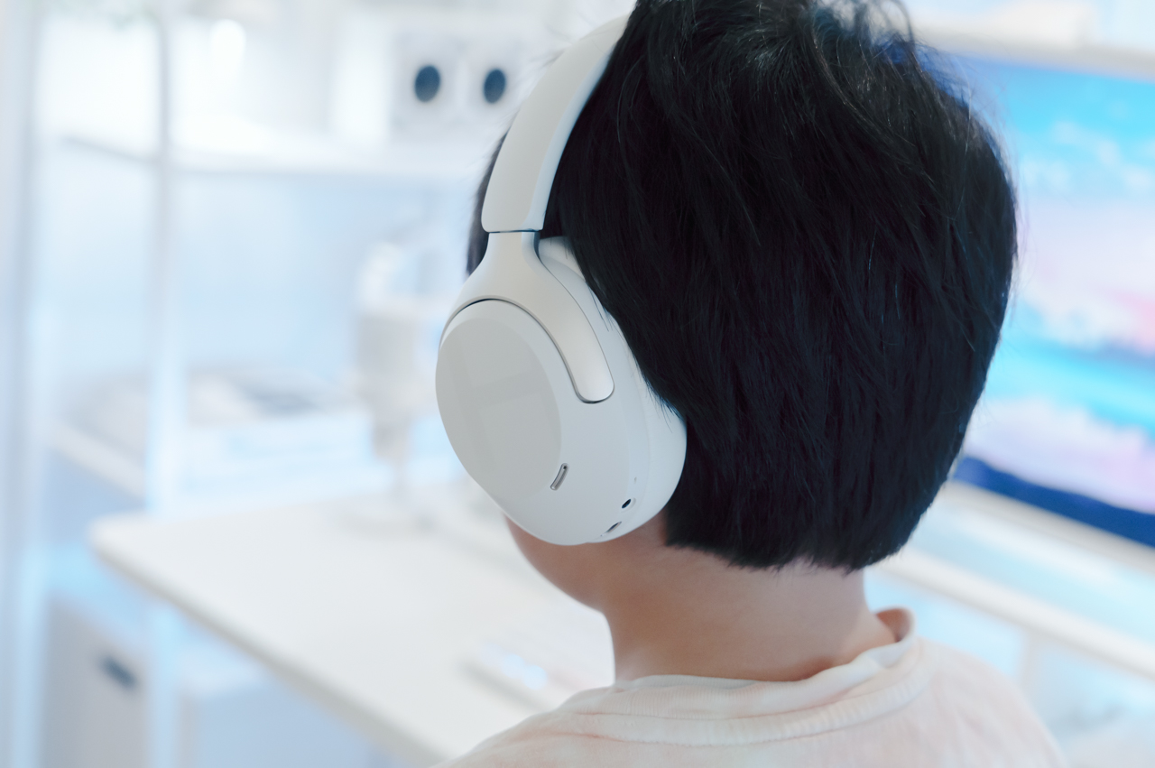 HAYLOU S40 レビュー/本体の性能や機能はかなり高いワイヤレスヘッドホン。アプリなどソフトウェア周りは今後の改善に期待 24 HAYLOU S40を装着した様子