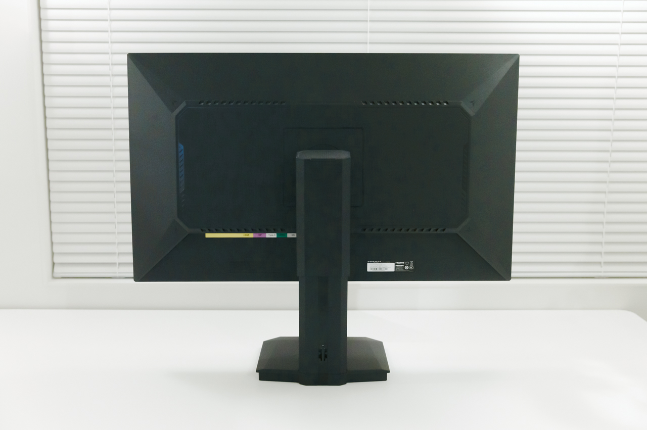 INNOCN 27D1U レビュー/簡単にMacと色を揃えられるコスパぶっ壊れ27インチ4Kモニター 25 モニター背面