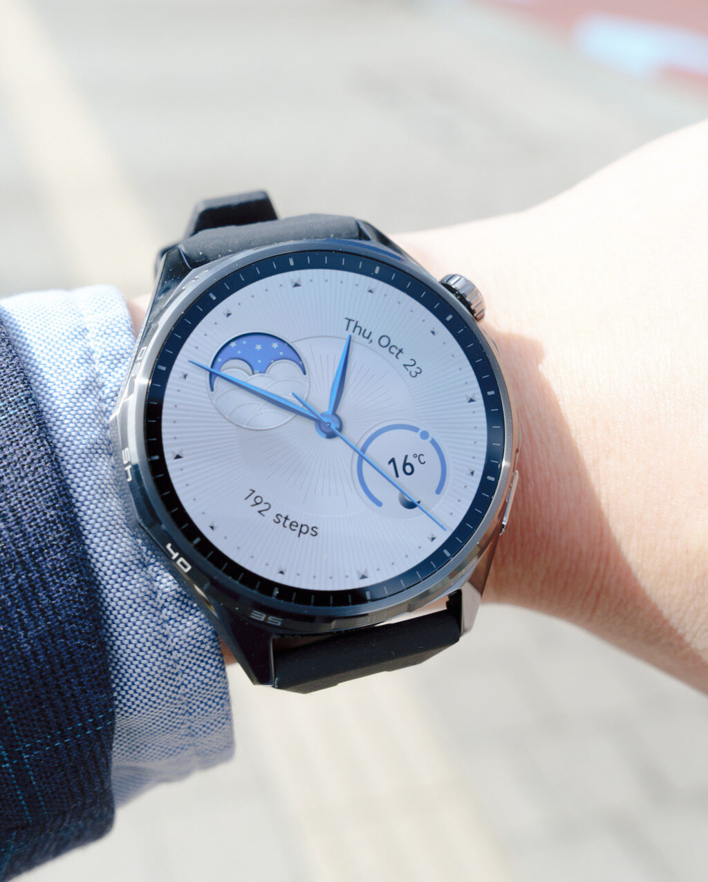 HUAWEI WATCH GT 6 レビュー／驚異的なバッテリー持ちを実現したスマートウォッチ。スポーツにも日常使いにも使え、高級感あるデザインが特徴