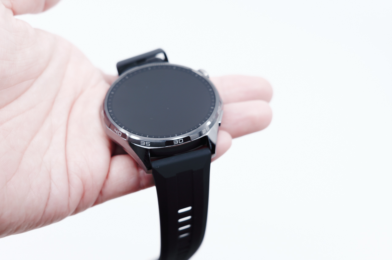 HUAWEI WATCH GT 6 レビュー/驚異的なバッテリー持ちを実現したスマートウォッチ。スポーツにも日常使いにも使え、高級感あるデザインが特徴 15 やや重量はある