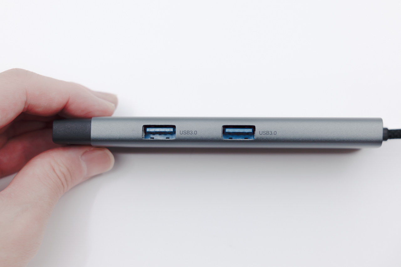 TP-Link 7 in 1ハブ UH7021C レビュー/1台で大幅にポートを増やせるUSBハブ。コンパクトでMacBookとの相性は抜群 10 本体側面