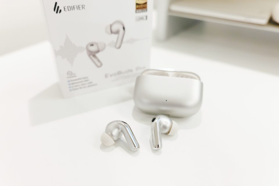EDIFIER EvoBuds Pro レビュー／AI音声翻訳を搭載した完全ワイヤレスイヤホン。デザインも音質も高水準