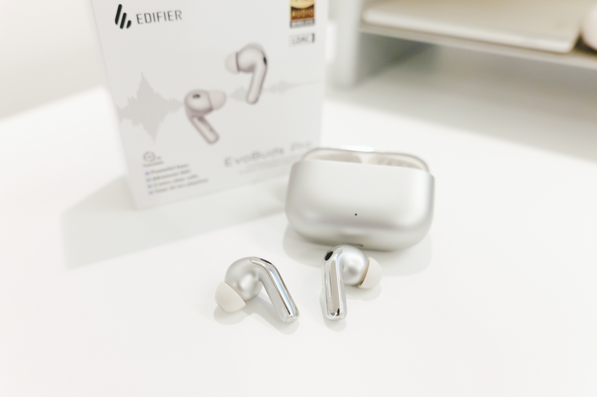 EDIFIER EvoBuds Pro レビュー/AI音声翻訳を搭載した完全ワイヤレスイヤホン。デザインも音質も高水準 1 EDIFIER EvoBuds Pro レビュー/AI音声翻訳を搭載した完全ワイヤレスイヤホン。デザインも音質も高水準