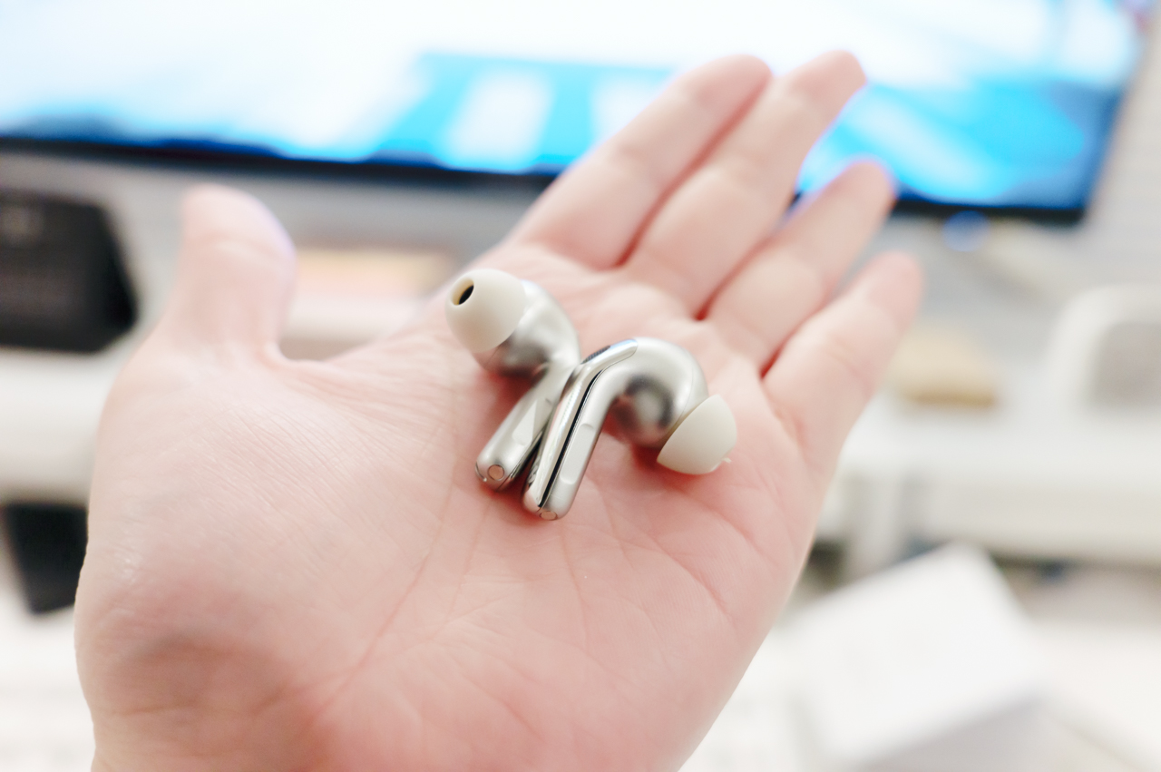 EDIFIER EvoBuds Pro レビュー/AI音声翻訳を搭載した完全ワイヤレスイヤホン。デザインも音質も高水準 2 EDIFIER EvoBuds Pro