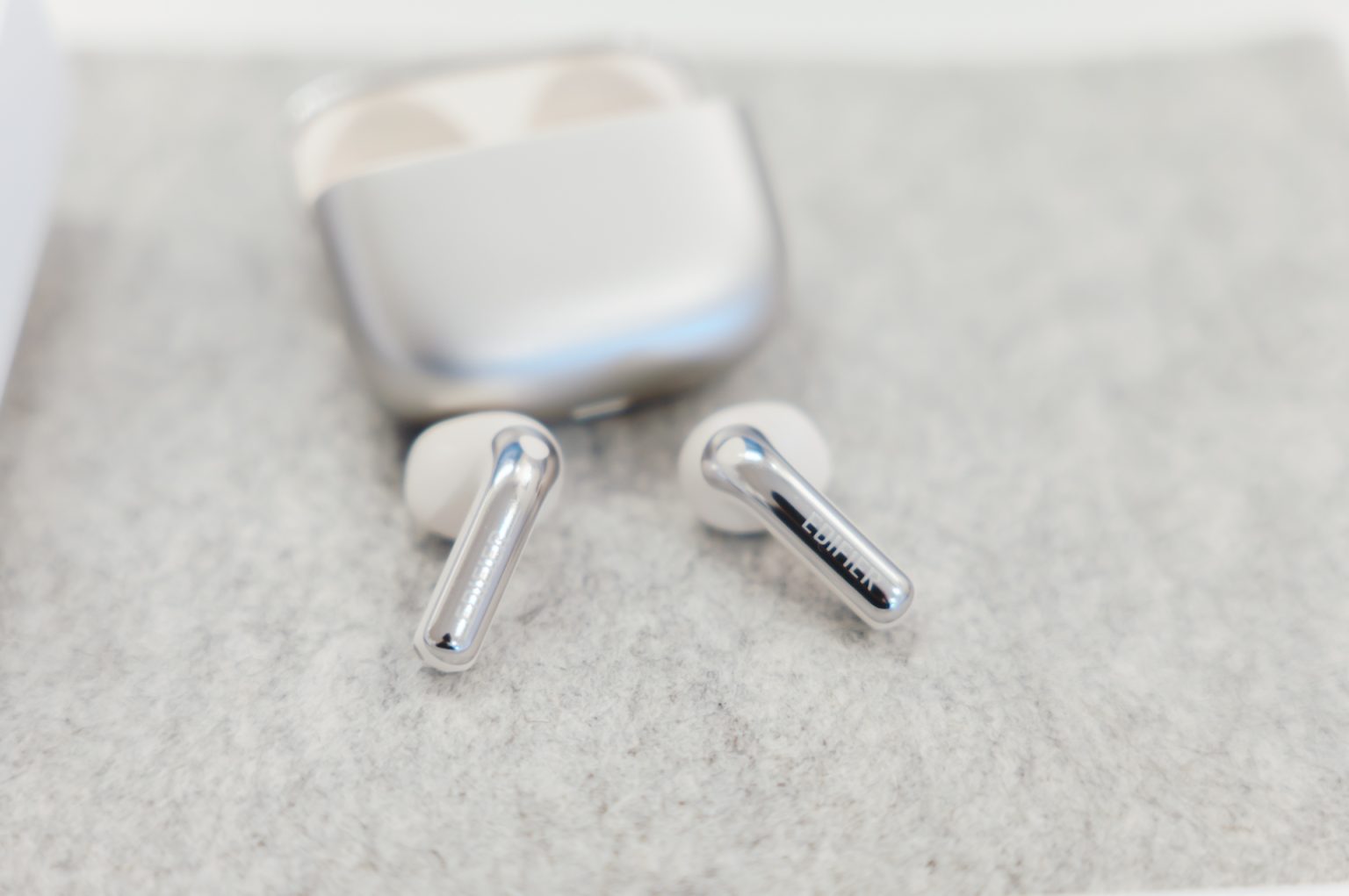 EDIFIER EvoBuds レビュー／軽い付け心地が特徴のインナーイヤー型ワイヤレスイヤホン。トレンドの翻訳機能も備える