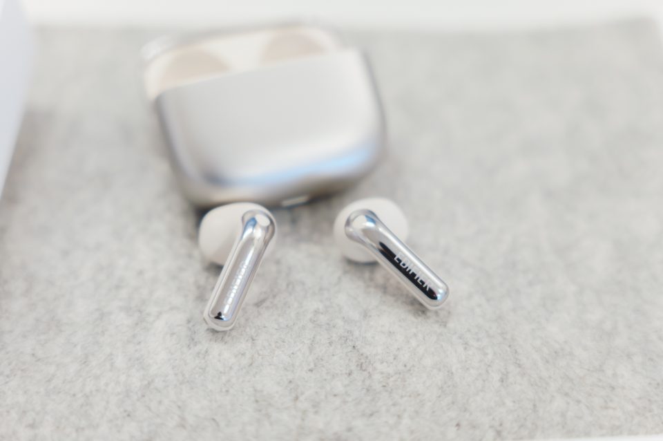 EDIFIER EvoBuds レビュー／軽い付け心地が特徴のインナーイヤー型ワイヤレスイヤホン。トレンドの翻訳機能も備える