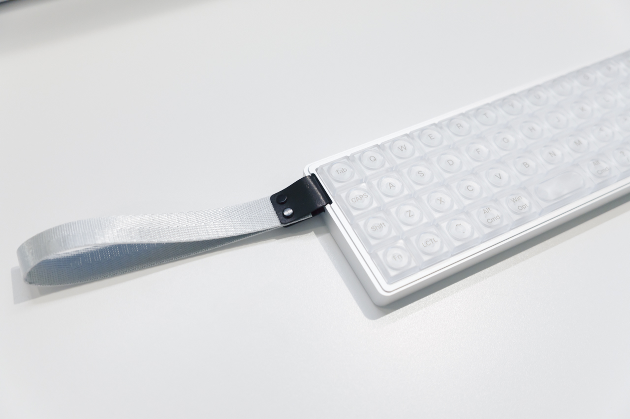 ストラップ自体もスタイリッシュ