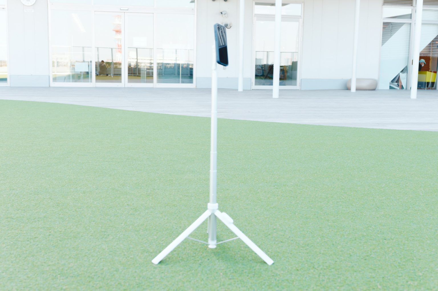 KraftGeek JustTap Magnetic Phone Tripod レビュー／MagSafe対応のスマホ向け三脚。スマホで写真・動画撮影するならぜひ導入したい