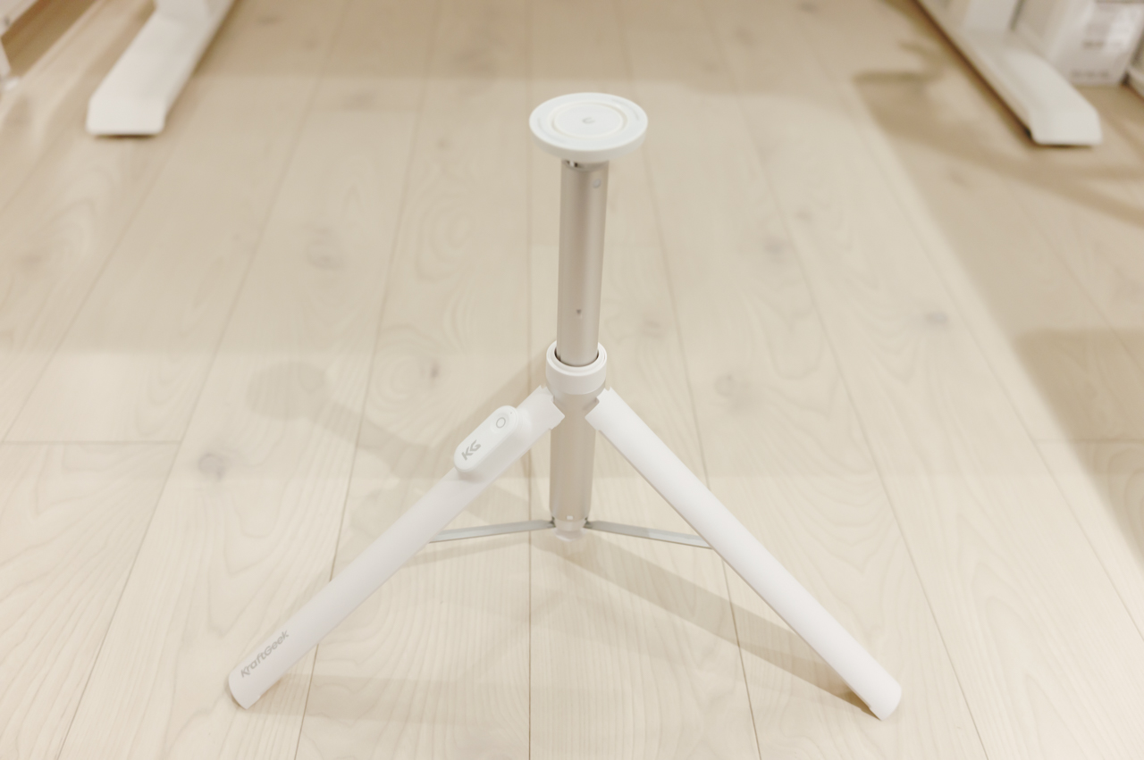 KraftGeek JustTap Magnetic Phone Tripod レビュー/MagSafe対応のスマホ向け三脚。スマホで写真・動画撮影するならぜひ導入したい 22 ワンタッチで展開できる