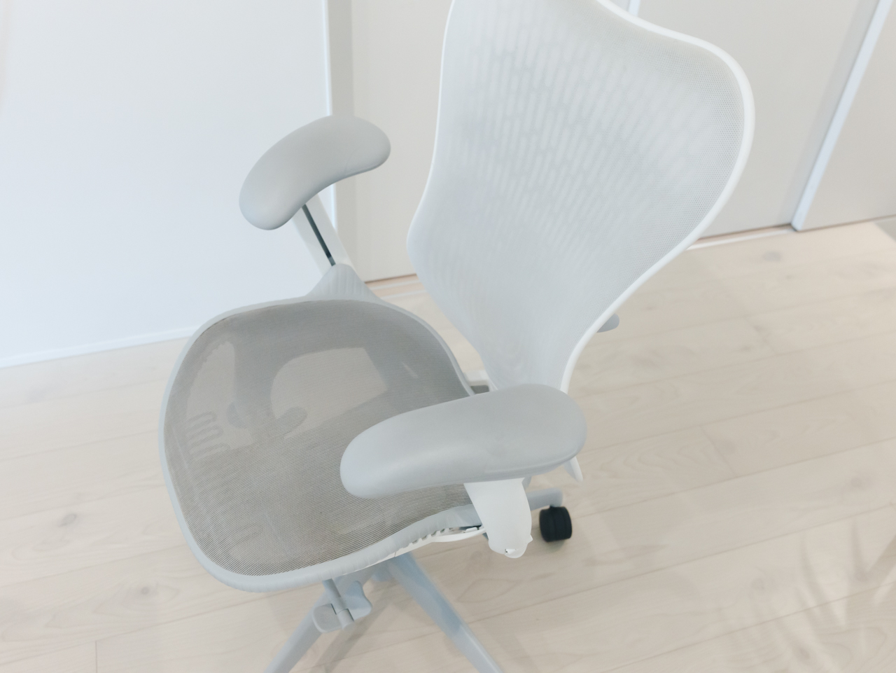 修理前のミラ2チェア