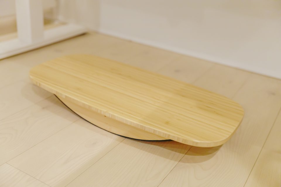 FlexiSpot BB01 レビュー／天然竹が美しいバランスボード。トレーニングはもちろん、作業時のフットレストとしても最適