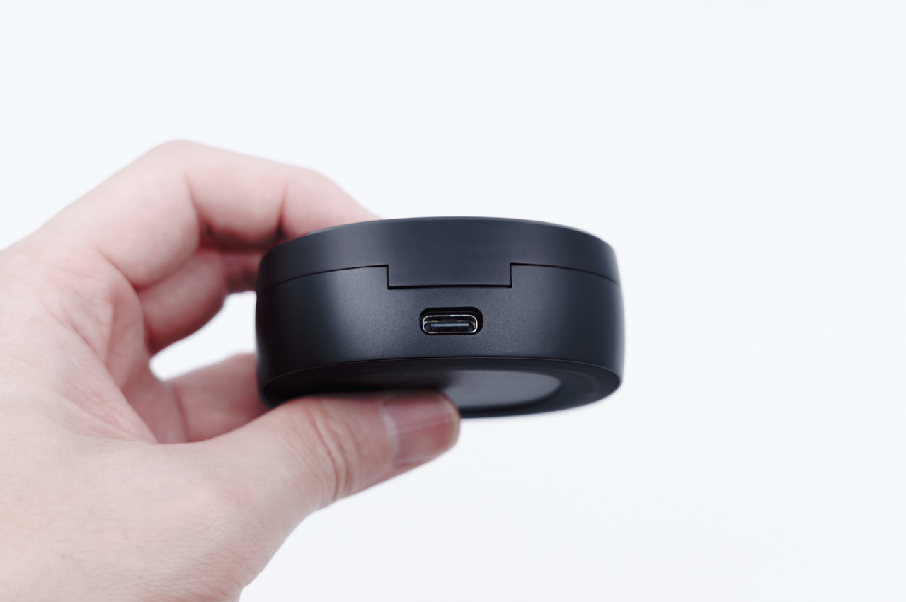 充電ケース裏面