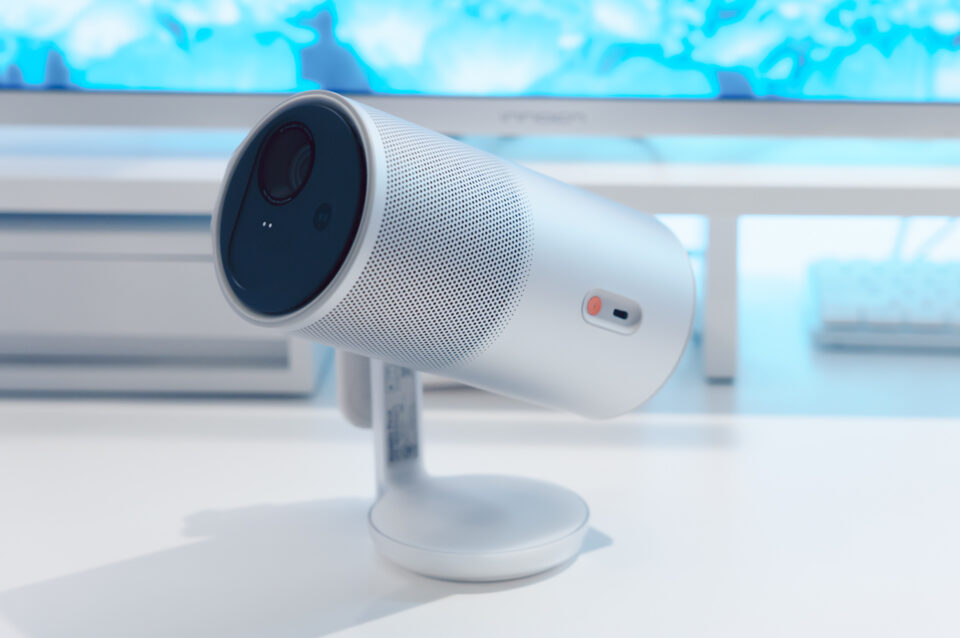 Aladdin Poca ＋ 専用ポータブルキット レビュー／家でも外でも場所を選ばず大画面で美しい映像が楽しめる