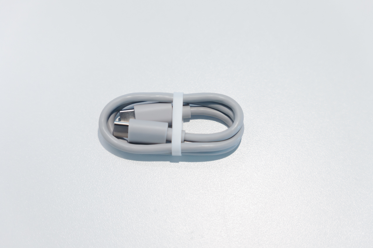 付属するUSBケーブル