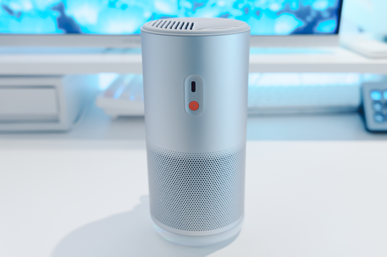 充電用USB-Cと電源ボタン