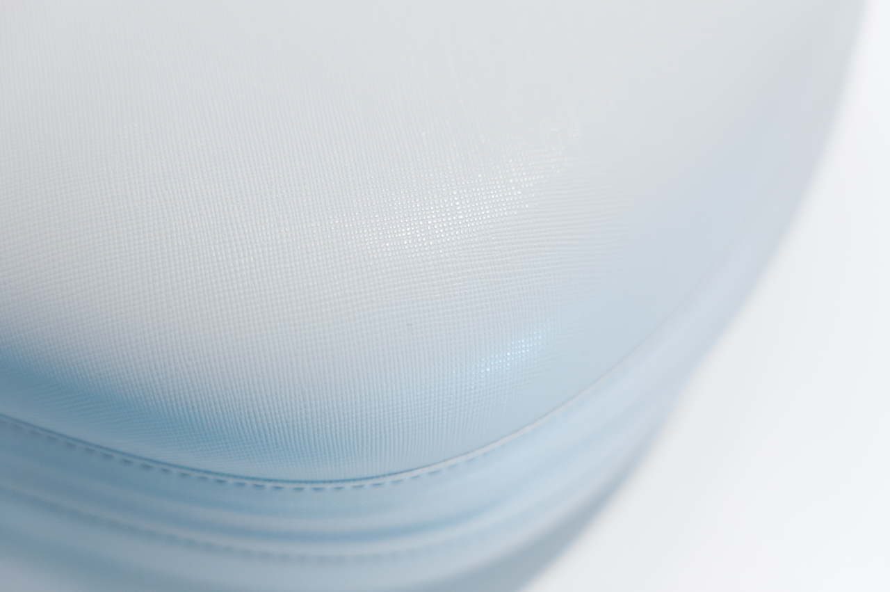 表面は傷や汚れが付きにくい仕様