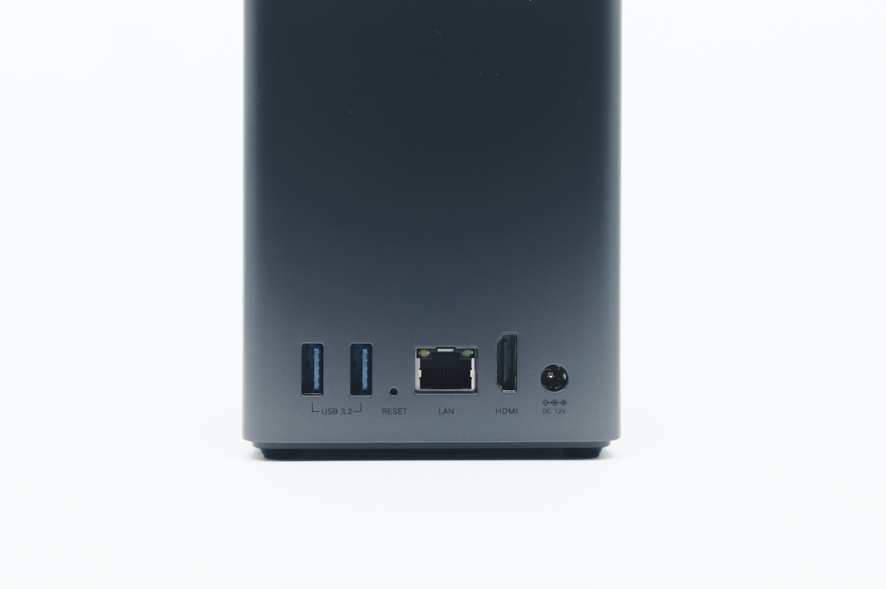 本体裏面のポート部分