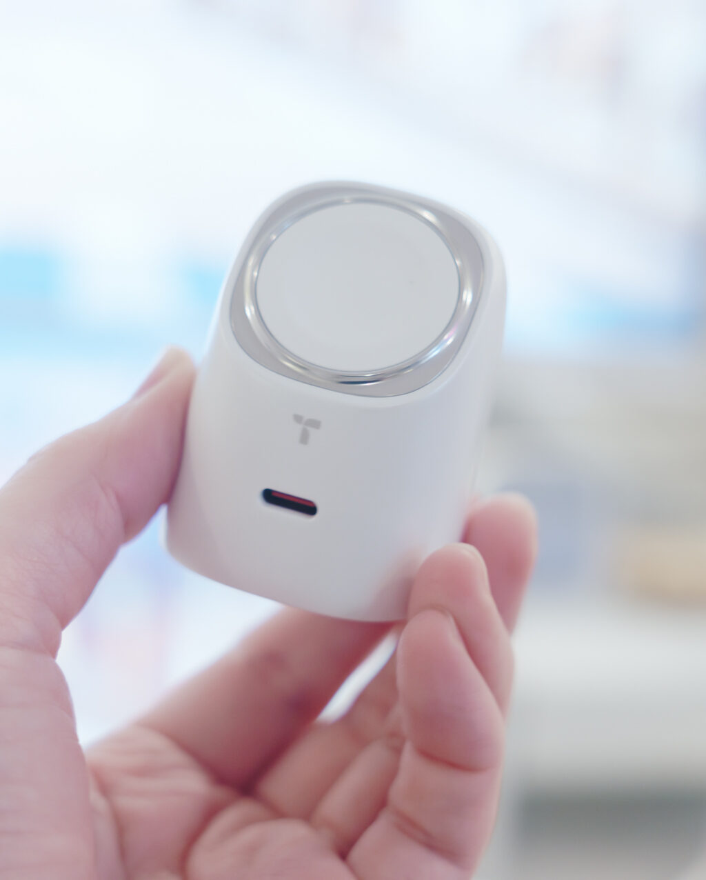 TORRAS Flasheye レビュー／全Apple Watchユーザー必見の完成度が高い2-in-1充電器