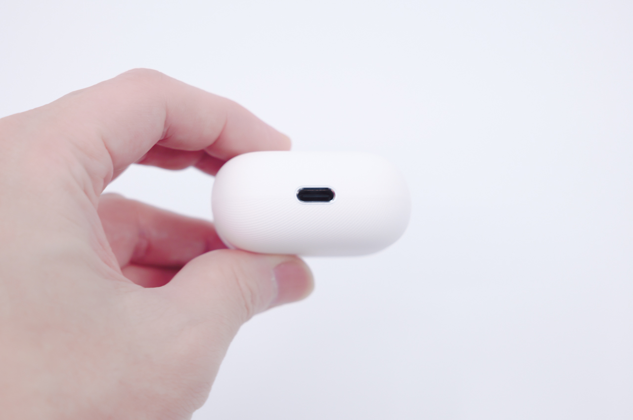 充電ケース底面