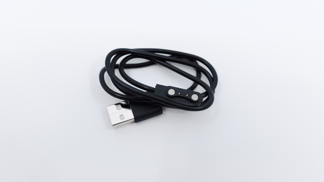 付属の充電ケーブル