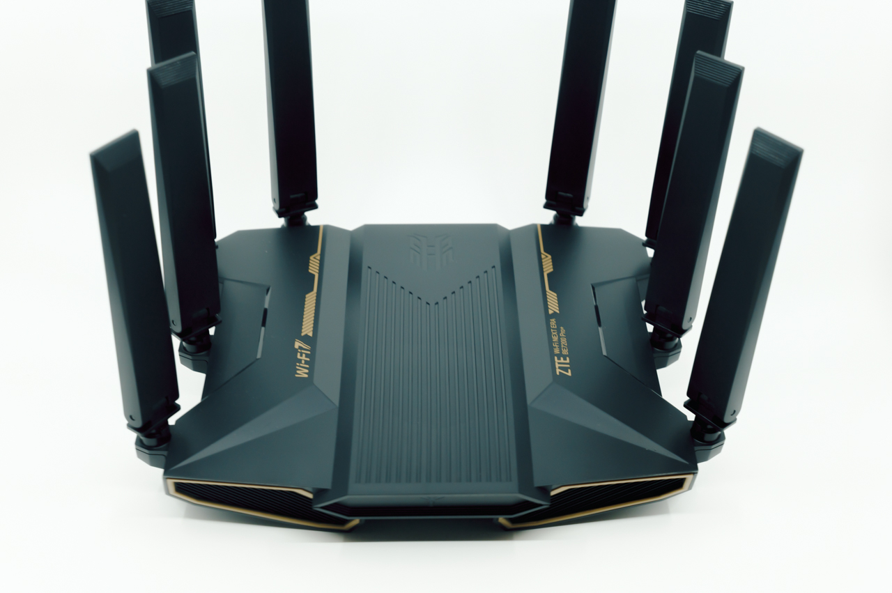 ZTE Inazuma BE7200 Pro＋の本体デザイン