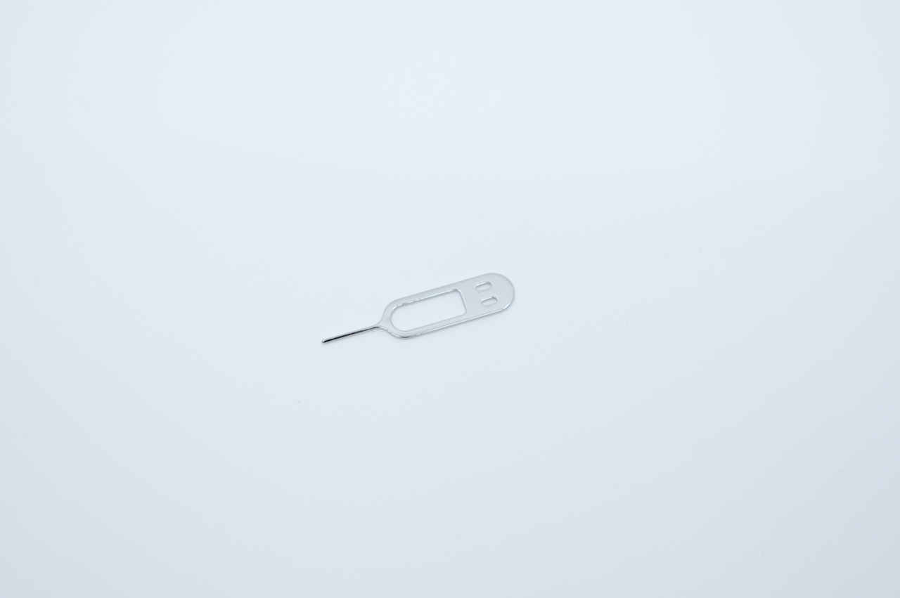 付属のSIMピン