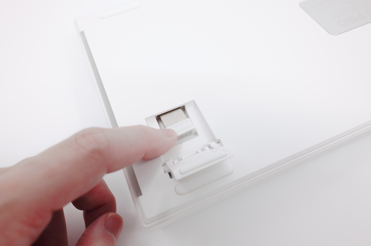 USBレシーバーを内蔵しておける