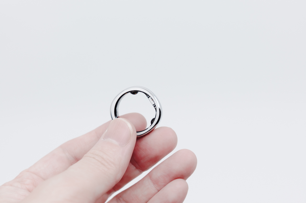 RingConn独自の形状