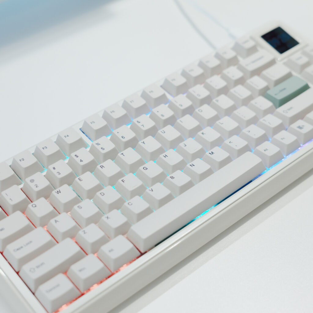 EPOMAKER RT75 レビュー／画面を外して4キーにもできるレトロな75%キーボード