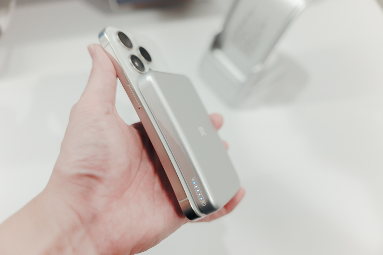 ワイヤレス充電は15Wまで